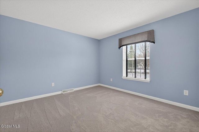 8 Danbury Court, Clifton Park, NY 12065