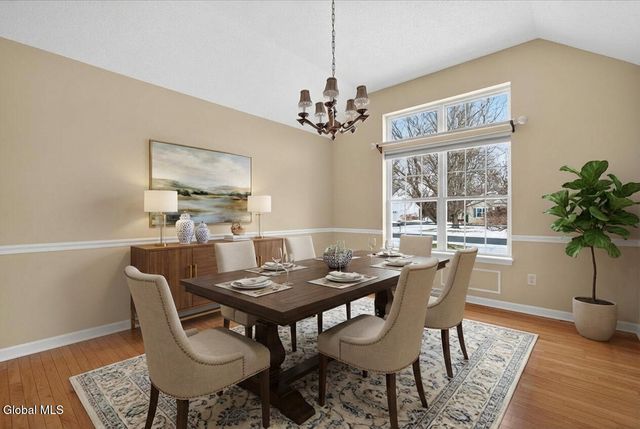 8 Danbury Court, Clifton Park, NY 12065