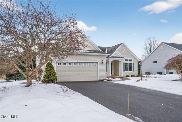 8 Danbury Court, Clifton Park, NY 12065