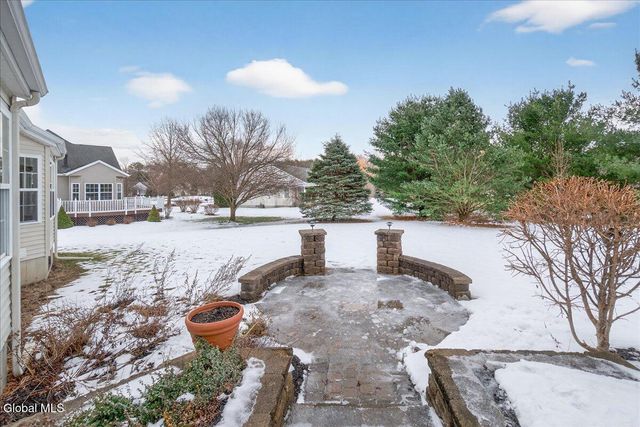 8 Danbury Court, Clifton Park, NY 12065