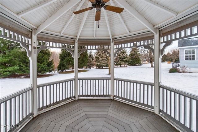 8 Danbury Court, Clifton Park, NY 12065