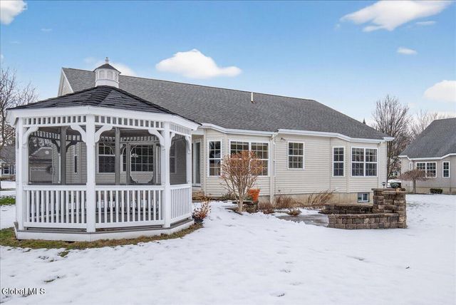 8 Danbury Court, Clifton Park, NY 12065