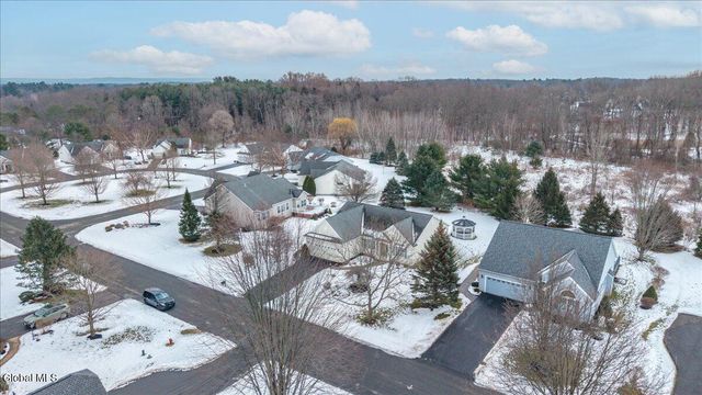 8 Danbury Court, Clifton Park, NY 12065