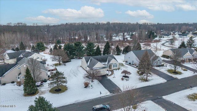 8 Danbury Court, Clifton Park, NY 12065