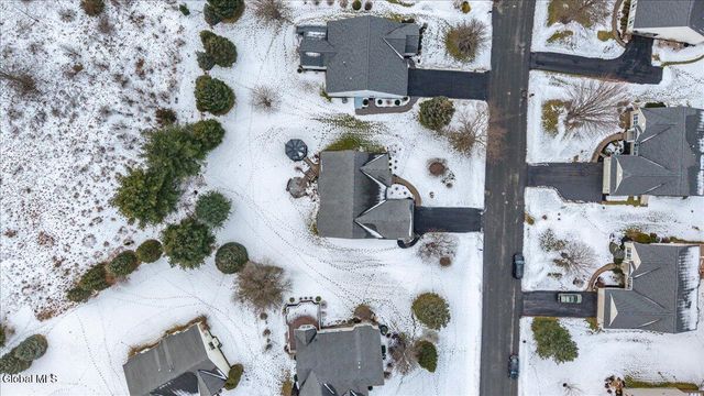 8 Danbury Court, Clifton Park, NY 12065