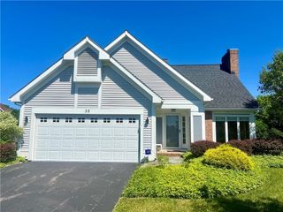 35 Hayfield Way, Pittsford, NY 14534