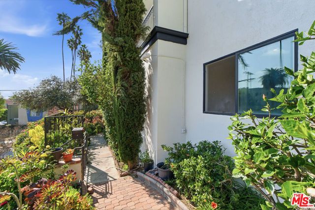 1301 Angelus Avenue, Los Angeles, CA 90026