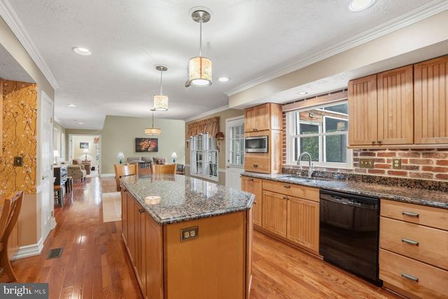 1 CHALLENGER CT, Baltimore, MD 21234