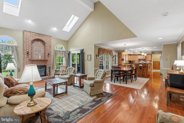 1 CHALLENGER CT, Baltimore, MD 21234