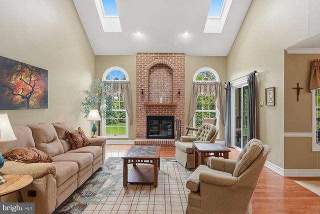 1 CHALLENGER CT, Baltimore, MD 21234