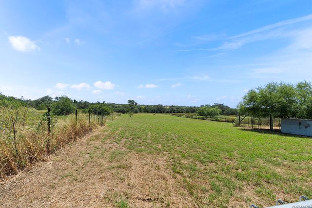 1520 OLD PLEASANTON RD, San Antonio, TX 78264