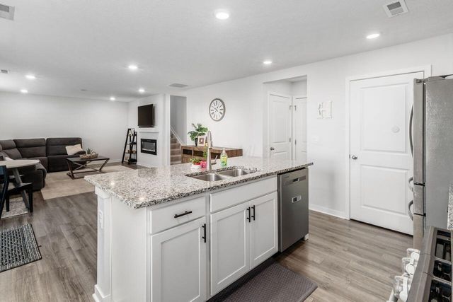 377 St James Gate Way, Newark, OH 43055