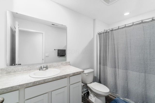 377 St James Gate Way, Newark, OH 43055