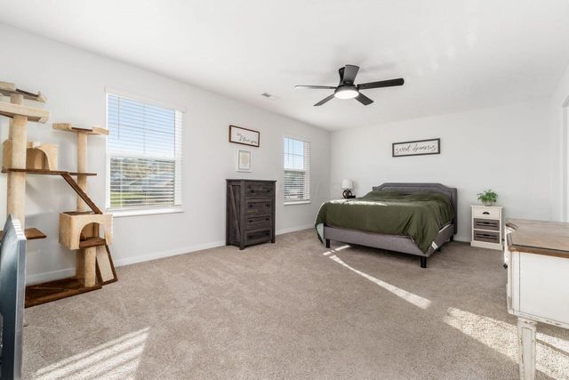 377 St James Gate Way, Newark, OH 43055