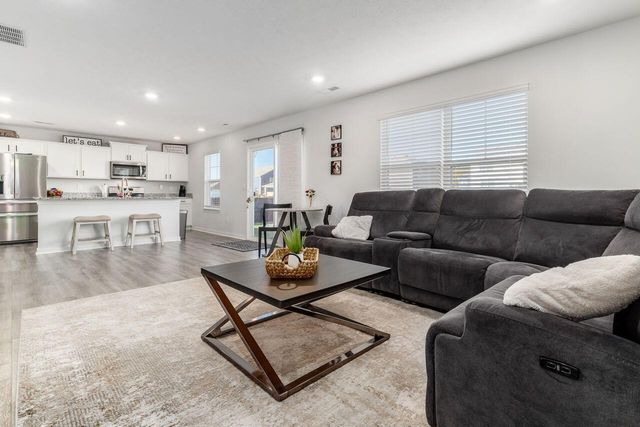 377 St James Gate Way, Newark, OH 43055