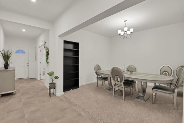 400 Waterlily Lane, Pataskala, OH 43062