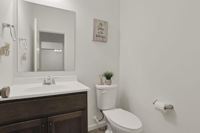 400 Waterlily Lane, Pataskala, OH 43062
