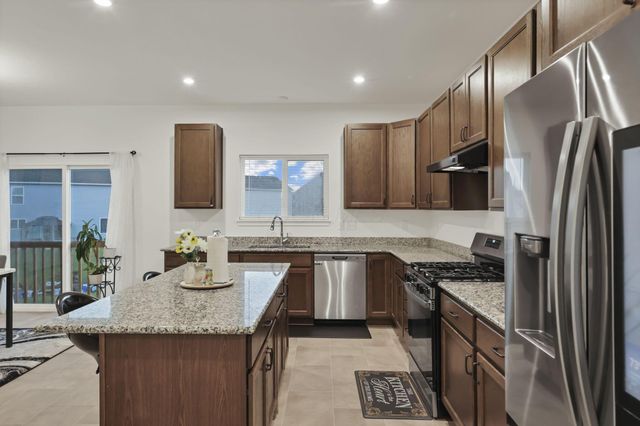 400 Waterlily Lane, Pataskala, OH 43062