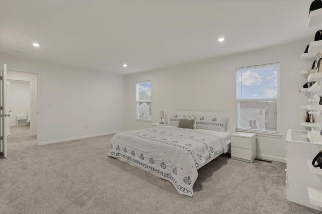 400 Waterlily Lane, Pataskala, OH 43062