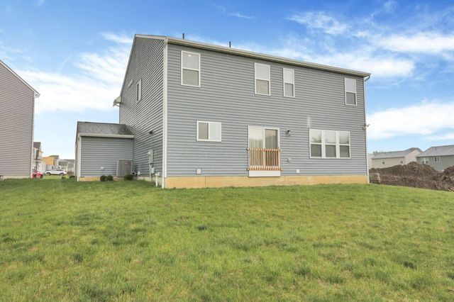 400 Waterlily Lane, Pataskala, OH 43062