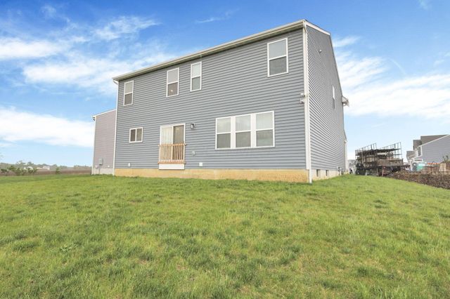 400 Waterlily Lane, Pataskala, OH 43062