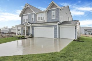 400 Waterlily Lane, Pataskala, OH 43062