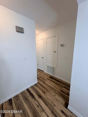 411 Banana Cay Dr Apt C, South Daytona, FL 32119
