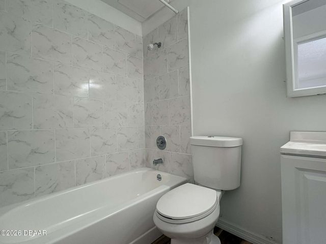 411 Banana Cay Dr Apt C, South Daytona, FL 32119