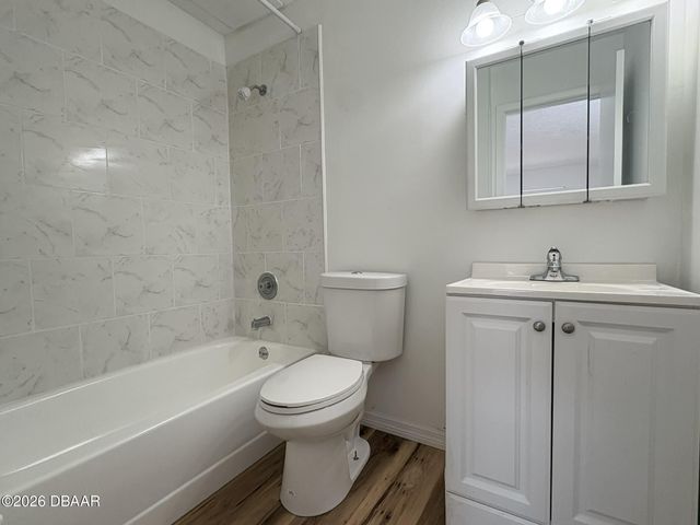 411 Banana Cay Dr Apt C, South Daytona, FL 32119