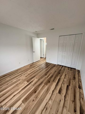 411 Banana Cay Dr Apt C, South Daytona, FL 32119