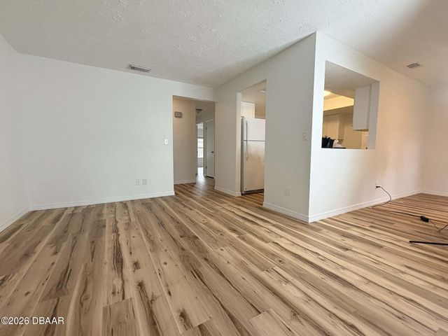 411 Banana Cay Dr Apt C, South Daytona, FL 32119