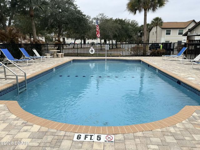 411 Banana Cay Dr Apt C, South Daytona, FL 32119