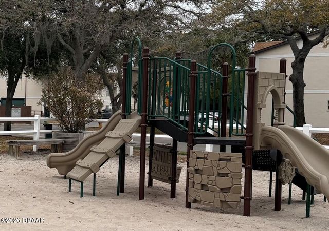 411 Banana Cay Dr Apt C, South Daytona, FL 32119