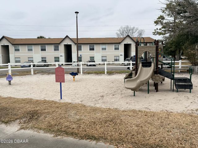 411 Banana Cay Dr Apt C, South Daytona, FL 32119