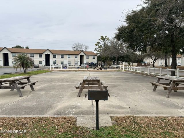 411 Banana Cay Dr Apt C, South Daytona, FL 32119