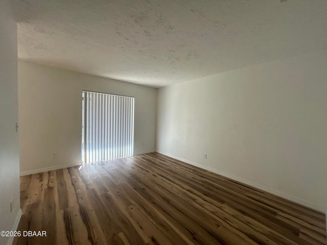 411 Banana Cay Dr Apt C, South Daytona, FL 32119