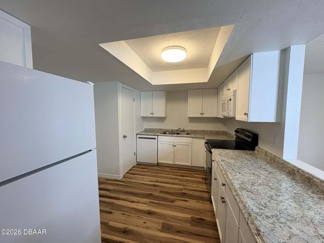 411 Banana Cay Dr Apt C, South Daytona, FL 32119