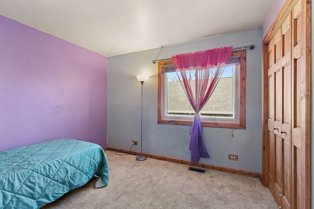 870 Noelle Bend, Lake In The Hills, IL 60156