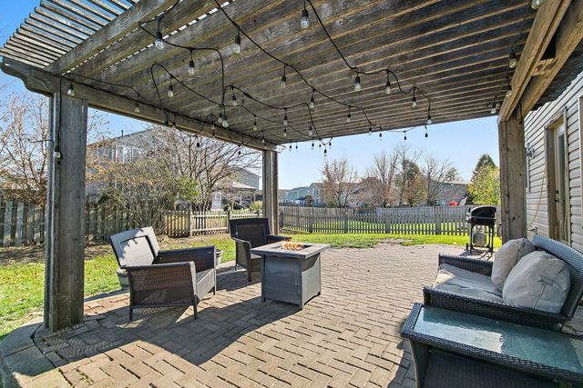 870 Noelle Bend, Lake In The Hills, IL 60156