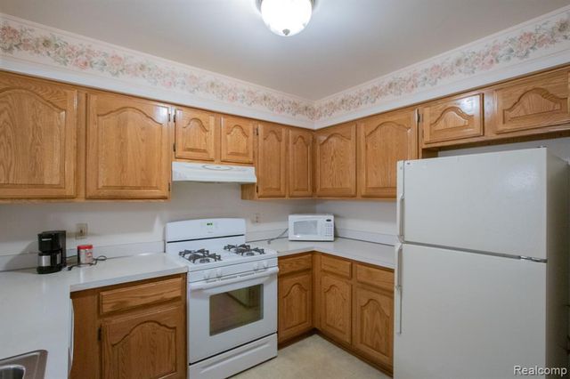 48801 Windmill Circle, Macomb, MI 48044