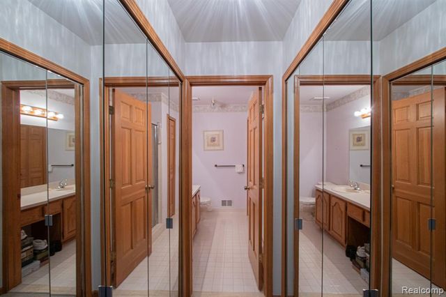 48801 Windmill Circle, Macomb, MI 48044