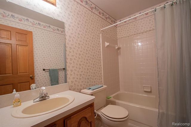 48801 Windmill Circle, Macomb, MI 48044