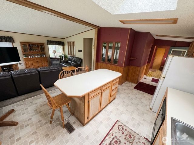 9647 Case Road SW, Olympia, WA 98512