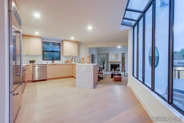 1429 Trabert Ranch Rd, Encinitas, CA 92024