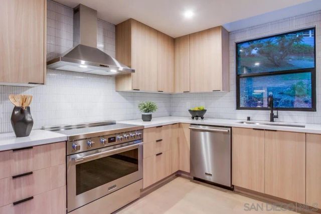 1429 Trabert Ranch Rd, Encinitas, CA 92024