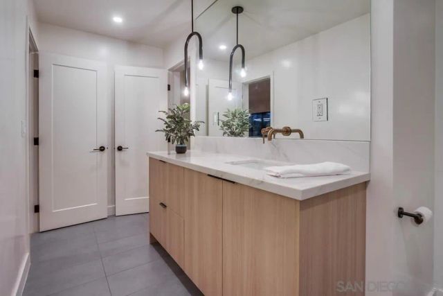 1429 Trabert Ranch Rd, Encinitas, CA 92024