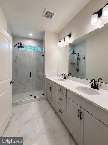 13188 NIXON LN, Woodbridge, VA 22193