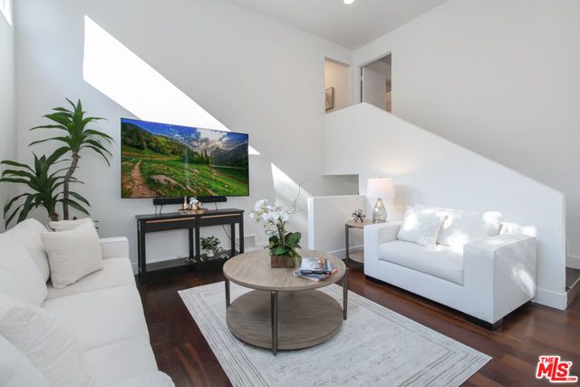 2044 Stanley Hills Drive, Los Angeles, CA 90046