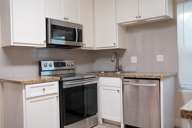 2812 Avenue M 1, Galveston, TX 77550