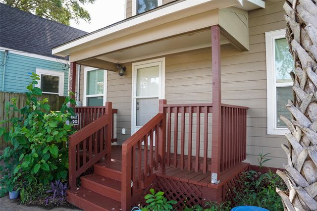 2812 Avenue M 1, Galveston, TX 77550